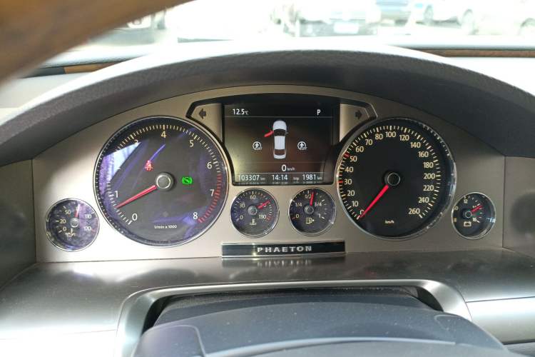 Used Volkswagen Phaeton 2012 3.6L Deluxe Custom Edition Instrument Cluster