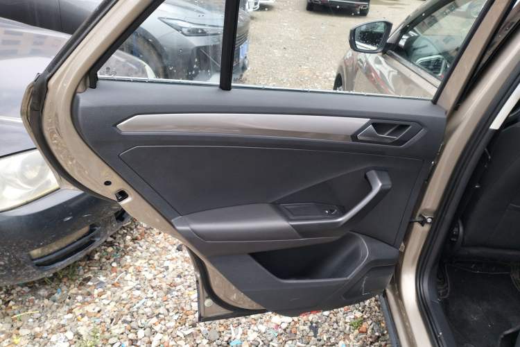 Used Volkswagen T-ROC 2019 280TSI DSG Two-Wheel Drive Advanced Version China VI Standard