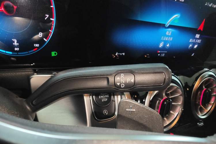 Used Mercedes-Benz GLB 2022 Updated GLB 200 Fashion Edition Gear Lever