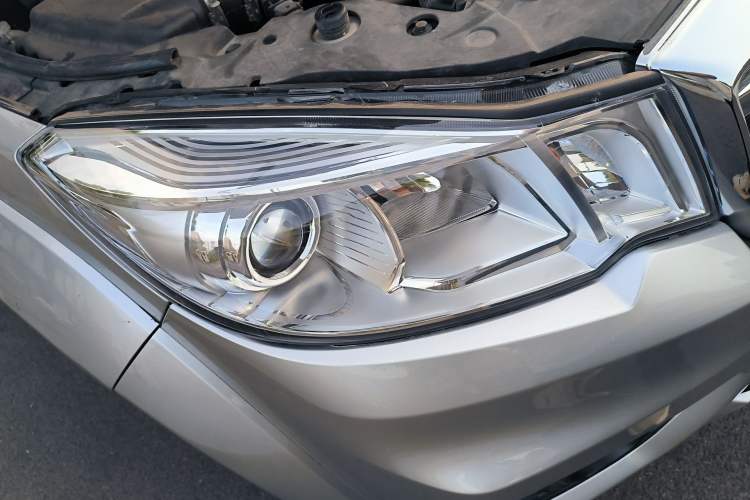 Used Great Wall Wingle 6 2017 2.0T Diesel 4x4 Elite Version 4D20D Right Front Headlight