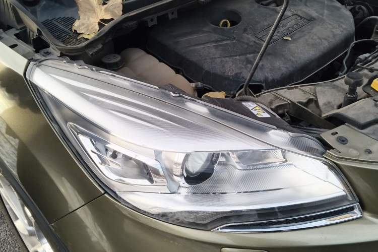 Used Ford Kuga 2015 2.0L GTDi Four-Wheel-Drive Sport Model
