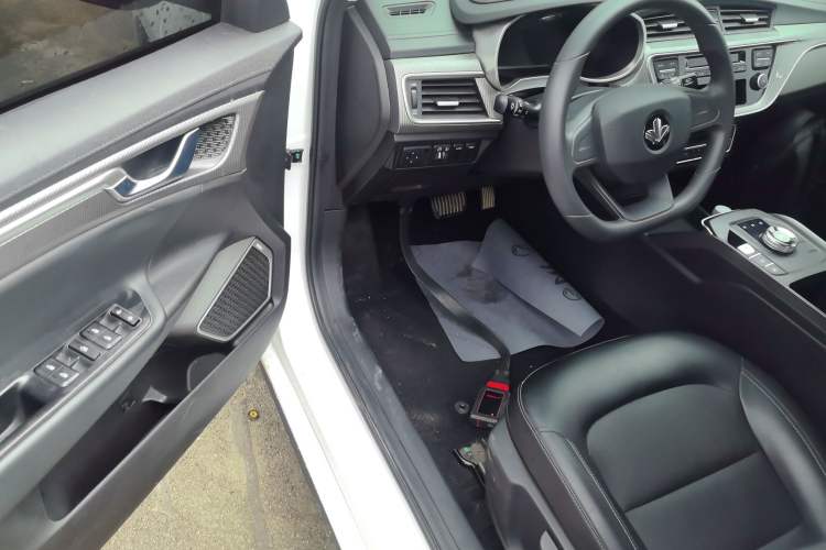 Used Livan Maple 60s 2024 Happiness Customized Full Vehicle—Taxi-Dedicated Version