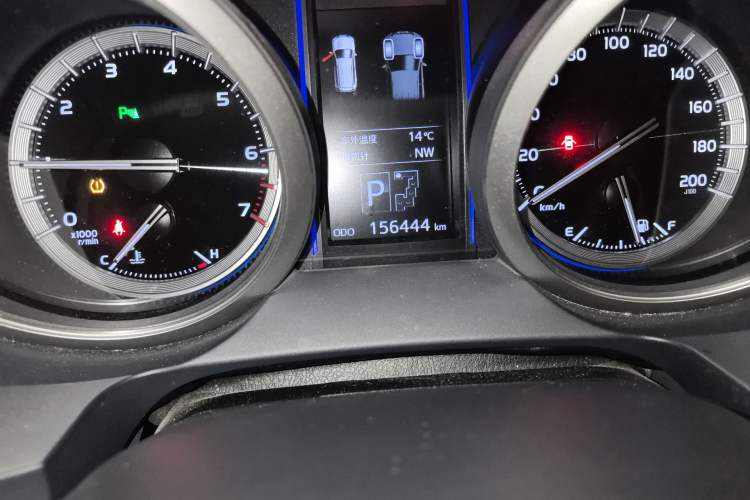 Used Toyota Prado 2016 3.5L Automatic TX-L NAVI Odometer Close Up