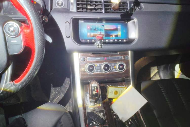 Used Land Rover Range Sport  Audio And AC Panel