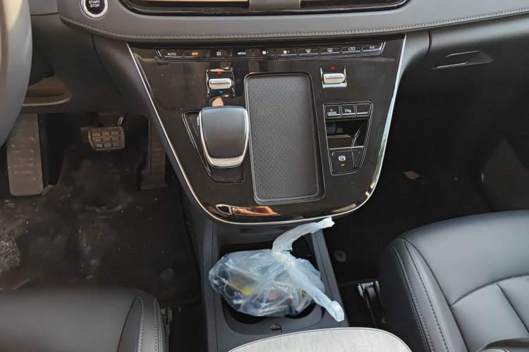 Used Hongqi HQ9 PHEV 2024 2.0T Four-Wheel Drive Business Edition