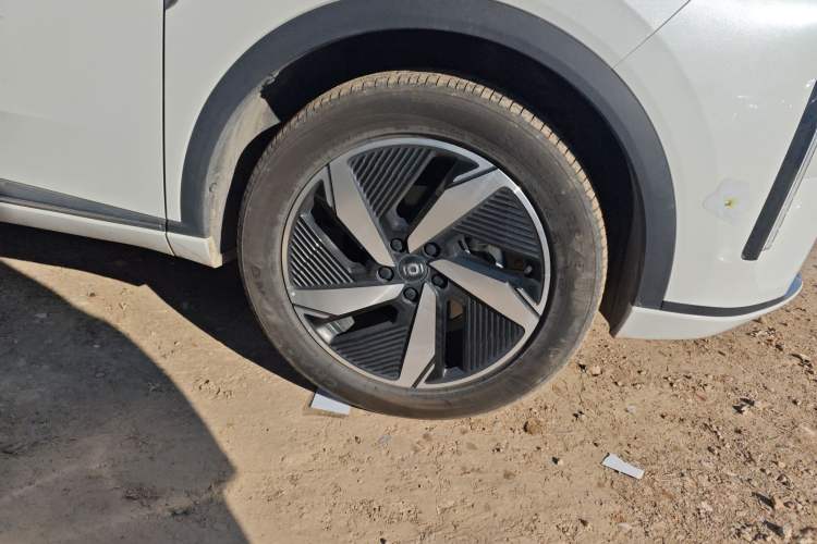 Used CHANGAN NEVO Q05 2024 Truly Delicious Version 125" Beyond-Performance Model CATL
