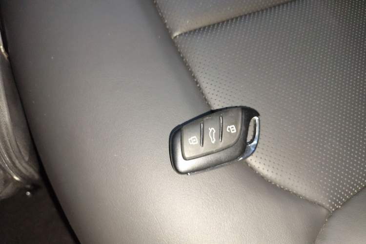 Used Roewe i6 MAX New Energy 2023 EV 420 Skyroof Special Edition
