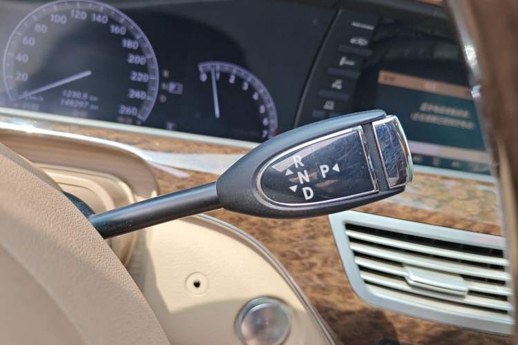 Used Mercedes-Benz S-Class 2012 S 300 L Business-Class Grand Edition Gear Lever