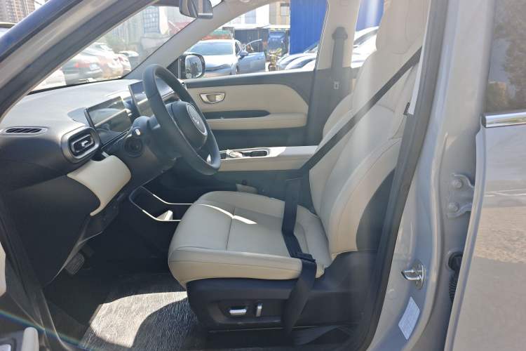 Used Wuling Bingo PLUS 2024 330 km Range Five-Seater Version Left Front Seat