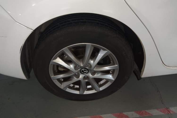Used Mazda 3 Axela 2019 Cloud-Controlled Sedan 1.5L Automatic Luxury Model China VI Standard Right Rear Wheel Hub