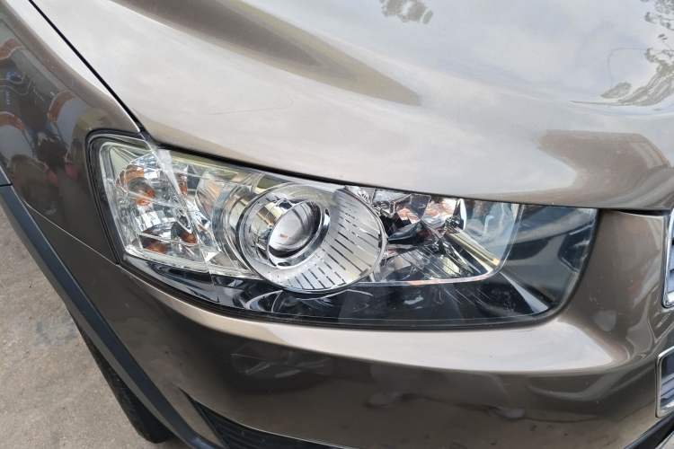 Used Chevrolet Captiva 2017 2.4L Two-Wheel Drive Luxury Edition 7 Seats Right Front Headlight