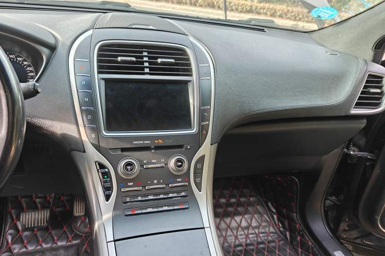 Used Lincoln MKX 2017 2.0T Two-Wheel Drive Deluxe Edition Audio And AC Panel