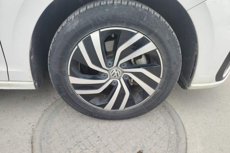 Used Volkswagen Bora Pure Electric 2020 Shan Model Right Front Wheel Hub