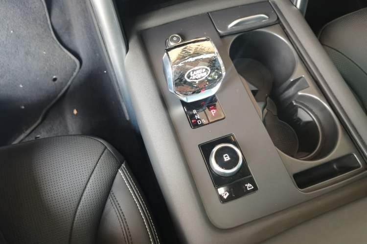 Used Land Rover Discovery 2023 Revised Version 360 PS R-Dynamic S Gear Lever