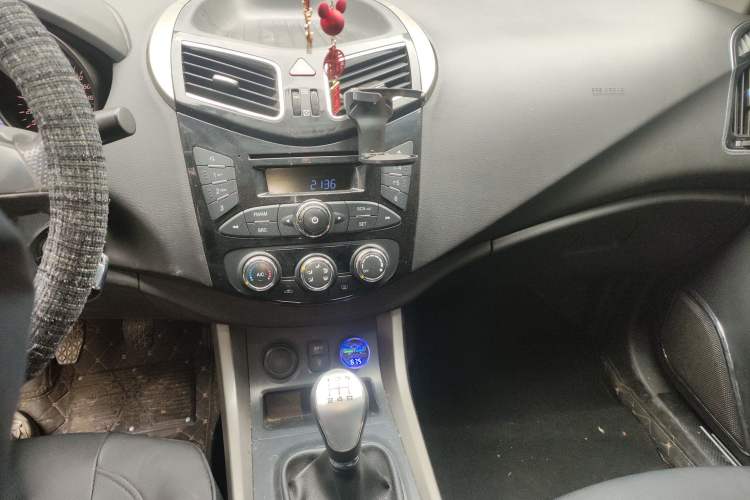 Used Haima S5 2016 1.6L Manual Luxury Tech Edition Audio And AC Panel