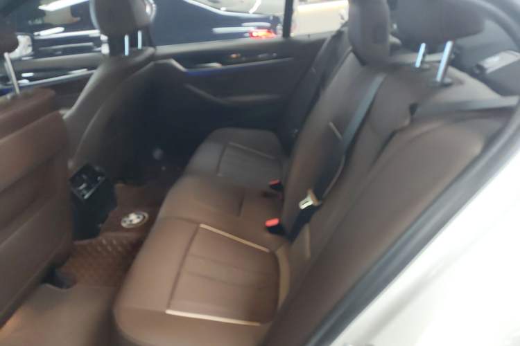 Used BMW 5 Series 2022 Second Facelift 525Li M Sport Package