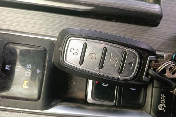 Used Roewe RX5 2020 PLUS 300TGI Automatic Ali National Style Luxury Edition Vehicle Key