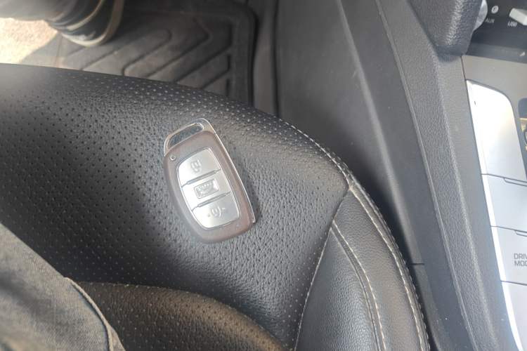 Used Hyundai Elantra (6th Generation / Lingdong) 2016 1.6L Automatic ZhiXuan – Elite Version Vehicle Key