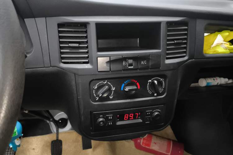 Used Wuling Zhiguang 2020 1.2L Practical Model China VI LSI