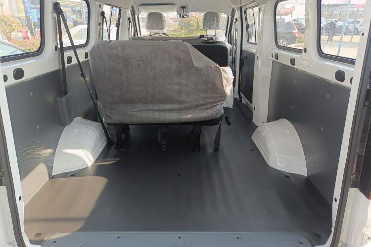 Used Wuling Yangguang 2025 Model 400km Bus Edition—Comfort Edition
