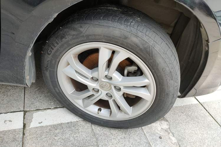 Used BYD Surui 2014 1.5L Manual Luxury Model
