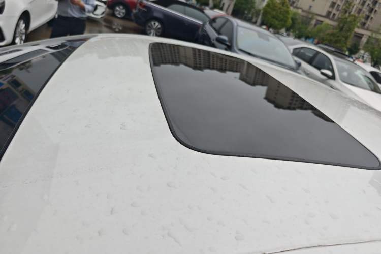 Used Chevrolet Monza 2020 Light Hybrid RS 330T Automatic Comfort Edition Roof