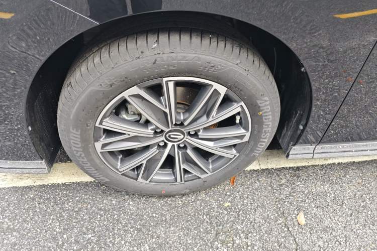 Used GAC Trumpchi M8 2024 Master Series 400T Prestige Edition Left Front Wheel Hub