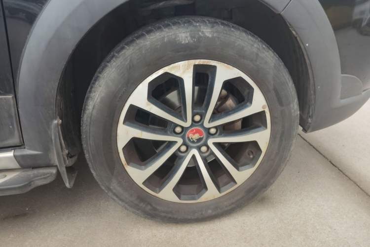 Used FORTHING Joyear X5 2015 1.6L Manual Luxury Model Right Front Wheel Hub