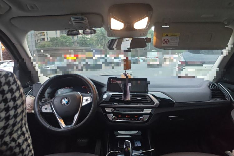 Used BMW X3 2020 xDrive25i Luxury Package Center Console