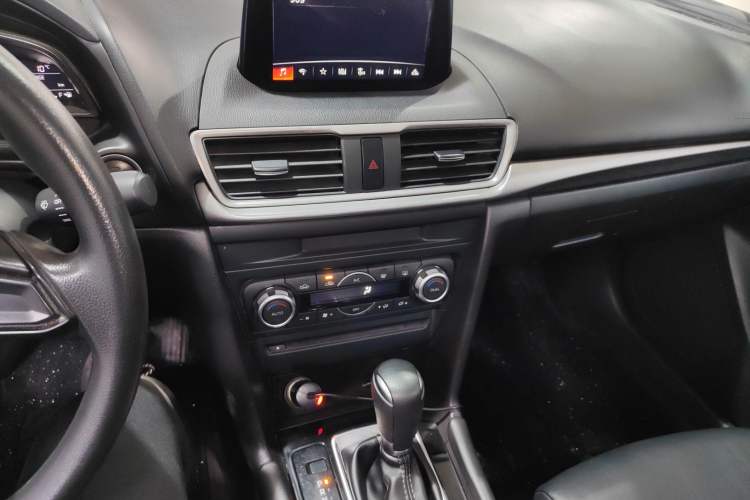 Used Mazda Mazda 3 Axela 2017 Sedan 1.5L Automatic Luxury Model Emission Standard China V
