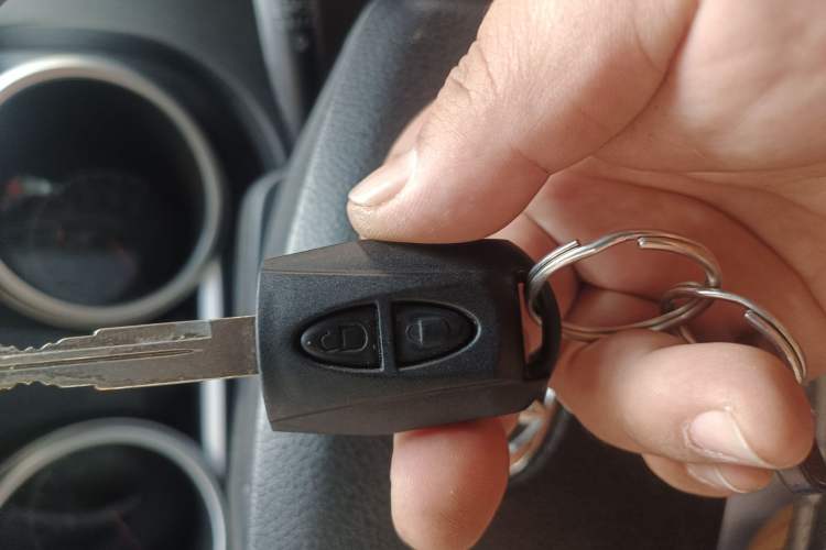 Used CHANGAN KAICHENG Ounuo S 2012 1.3L Standard Version