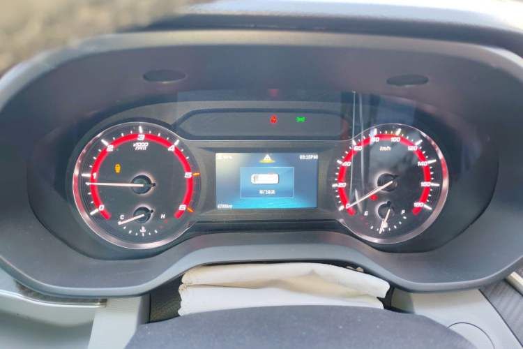 Used SAIC MAXUS Xintu V90 2022 2.0T Manual Zhiyun King Rear-Drive Long Wheelbase High-Roof with Single Rear Tire—6/7 Seats Instrument Cluster