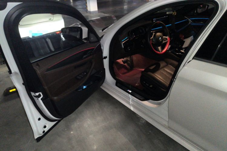 Used BMW 5 Series New Energy 2021 Restyled 535Le Pioneer Edition M Sport Package Driver Seat