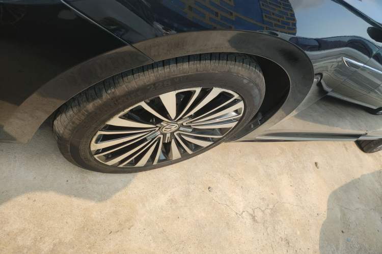 Used Volkswagen Passat 2019 330TSI Luxury Edition China VI Standard Exterior 4