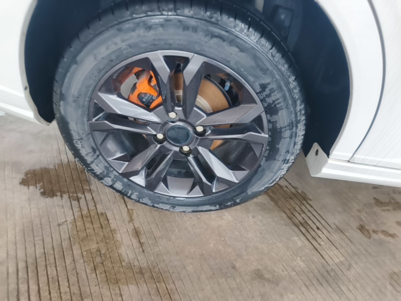 Dongfeng Aeolus Yixuan 2023 1.5L Automatic Glory Edition — снимка 11