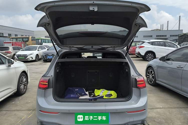 Used Volkswagen Golf 2021 280TSI DSG R-Line Trunk