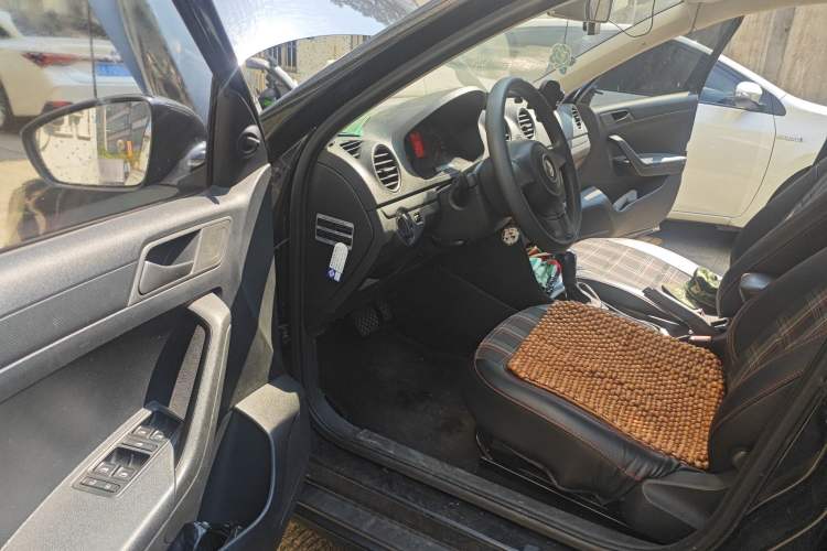 Used Volkswagen Jetta 2013 1.6L Automatic Fashion Model Driver Seat