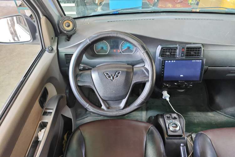 Used Wuling EV50 2021 Van Logistics Vehicle - Huishitong Penghui 43.2kWh Inovance 2nd-Generation Electric Control System