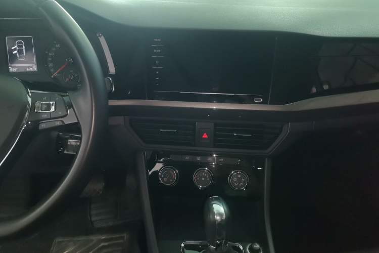 Used Volkswagen Bora 2021 1.5L Automatic Comfort Smart Connect Edition Audio And AC Panel