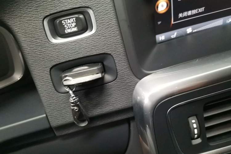 Used Volvo V60 2014 T5 Zhiya Edition