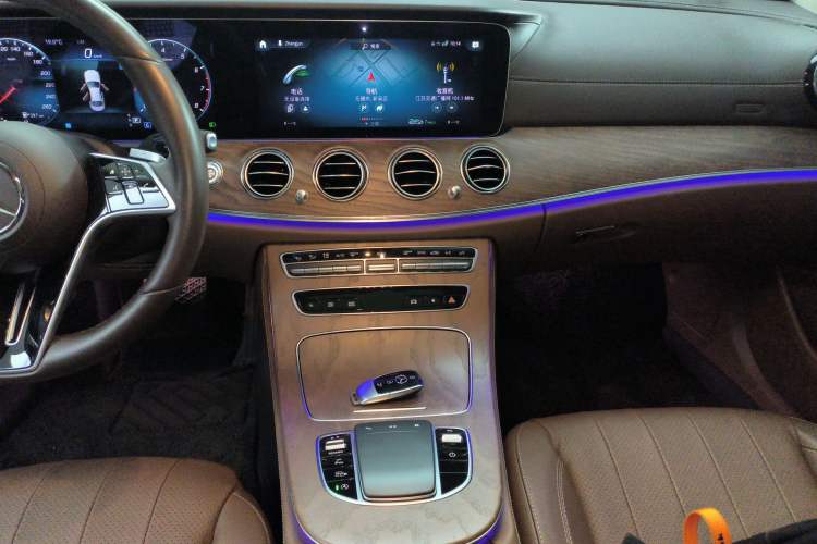 Used Mercedes-Benz E-Class 2023 Updated E 300 L Fashion Edition Audio And AC Panel