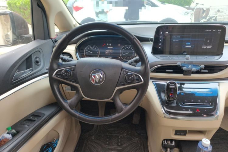 Used Buick GL8 2023 Facelifted Land Cruiser Executive Luxury Version Steering Wheel