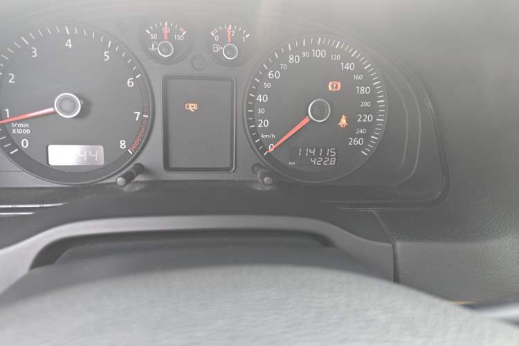 Used Volkswagen Passat 2009 2.0L MFI Manual Luxury Edition