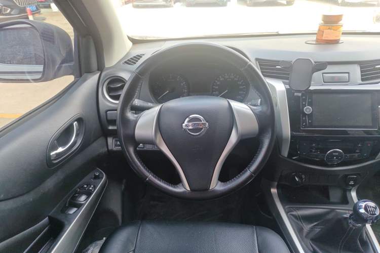 Used Nissan Navara 2017 2.5L Manual 4x4 Luxury Edition QR25