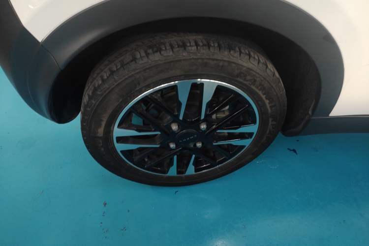 Used Chery Little Ant 2022 Revised Version Sweet Pink Edition Half-Sugar Version Lithium Iron Phosphate 30.7 kWh 30 kW 301 km