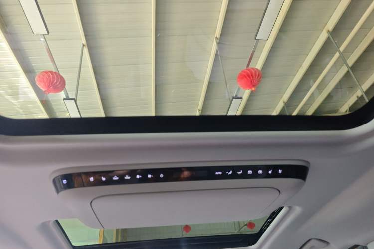 Used Buick GL8 2025 Lu Zun Deluxe Edition Headliner