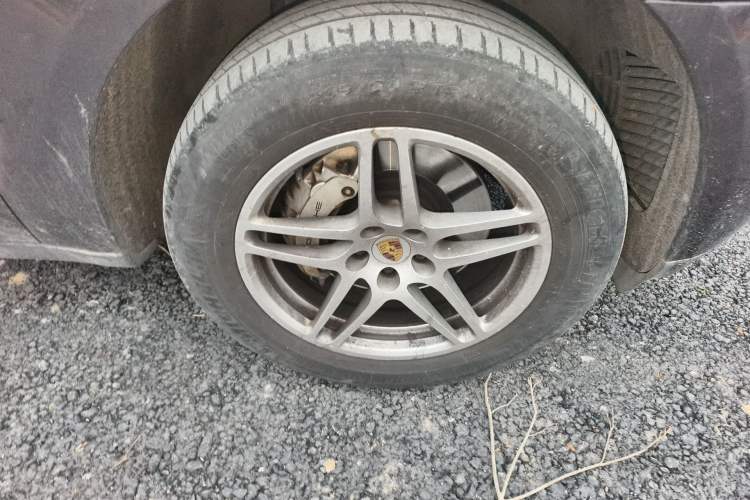 Used Porsche Macan 2014 Macan S 3.0T Right Front Wheel Hub