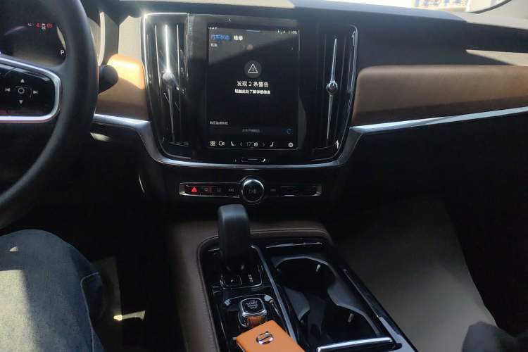 Used Volvo S90 New Energy 2023 T8 Plug-in Hybrid All-Wheel Drive Long-Range Zhiyi Luxury Edition Audio And AC Panel