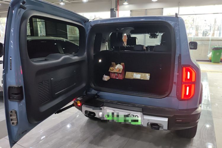 Used Formula Leopard Leopard 5 2023 Navigator Edition
