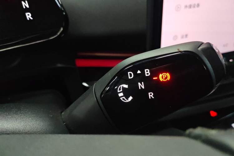 Used Volkswagen ID.UNYX 2024 Pro Long-Range Version Gear Lever